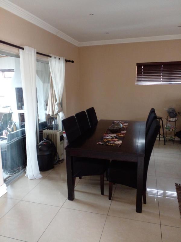 3 Bedroom Property for Sale in Eikenbosch Western Cape